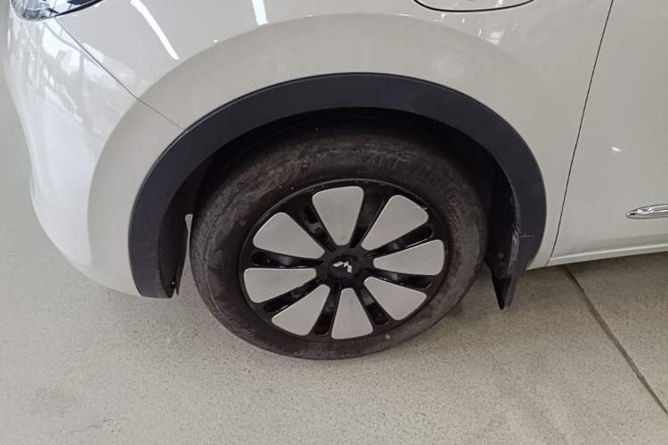 Used Wuling Bingo 2024 333 km Enjoyment Version Left Front Wheel Hub