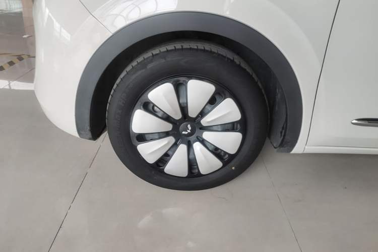 Used Wuling Bingo 2024 333 km Enjoyment Version Left Front Wheel Hub