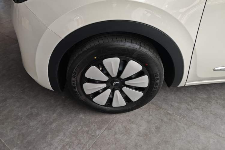 Used Wuling Bingo 2024 333 km Enjoyment Version Left Front Wheel Hub