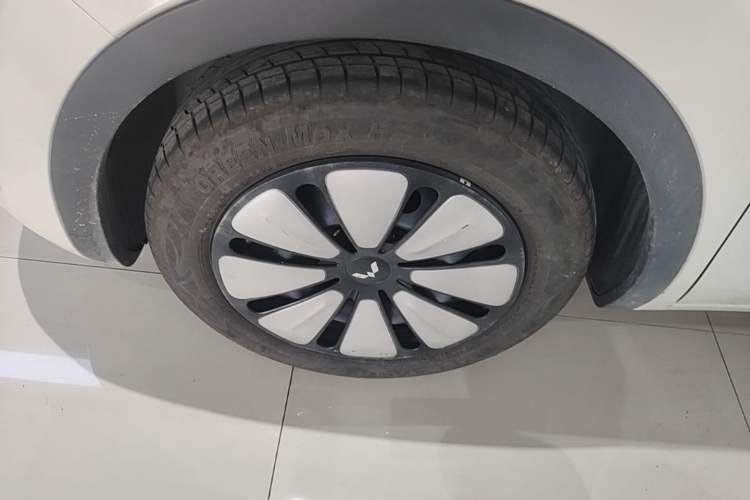 Used Wuling Bingo 2024 333 km Enjoyment Version Left Front Wheel Hub