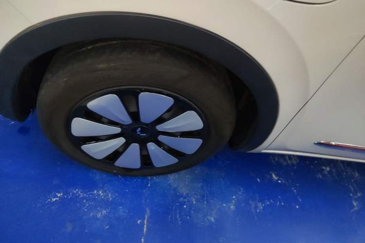Used Wuling Bingo 2024 333 km Enjoyment Version Left Front Wheel Hub