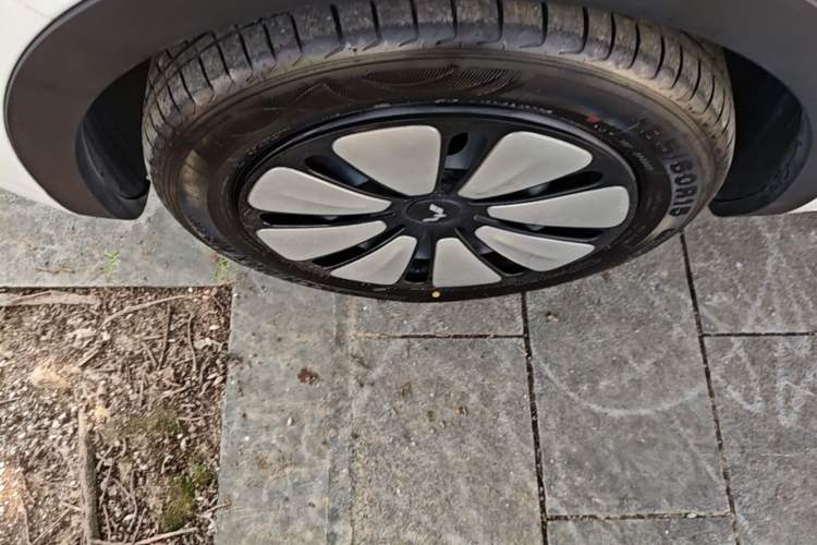 Used Wuling Bingo 2024 333 km Enjoyment Version Left Front Wheel Hub