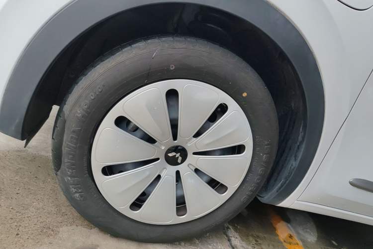 Used Wuling Bingo 2024 203km Light Edition Left Front Wheel Hub