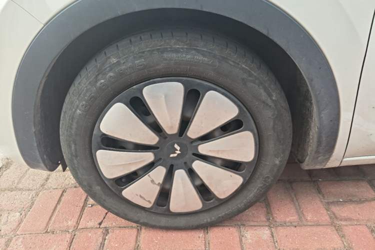 Used Wuling Bingo 2024 333 km Enjoyment Version Left Front Wheel Hub