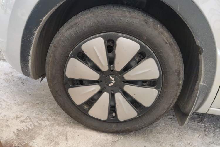 Used Wuling Bingo 2024 333 km Enjoyment Version Left Front Wheel Hub