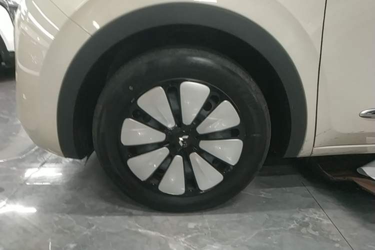 Used Wuling Bingo 2024 333 km Enjoyment Version Left Front Wheel Hub