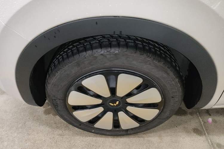 Used Wuling Bingo 2024 333 km Enjoyment Version Left Front Wheel Hub