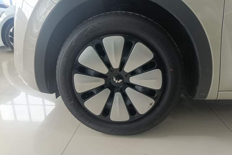 Used Wuling Bingo 2024 333 km Enjoyment Version Left Front Wheel Hub