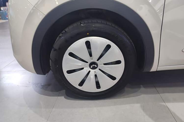 Used Wuling Bingo 2024 203km Light Edition Left Front Wheel Hub
