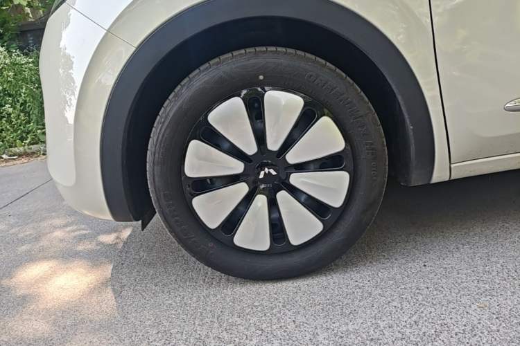 Used Wuling Bingo 2024 333 km Enjoyment Version Left Front Wheel Hub