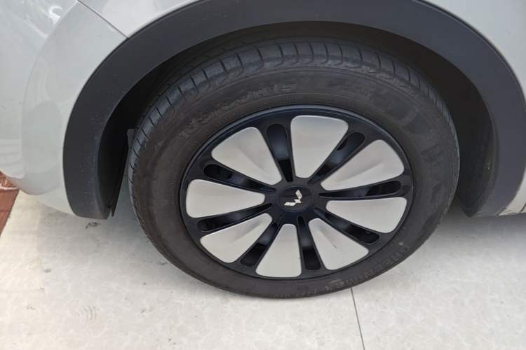 Used Wuling Bingo 2024 333 km Enjoyment Version Left Front Wheel Hub