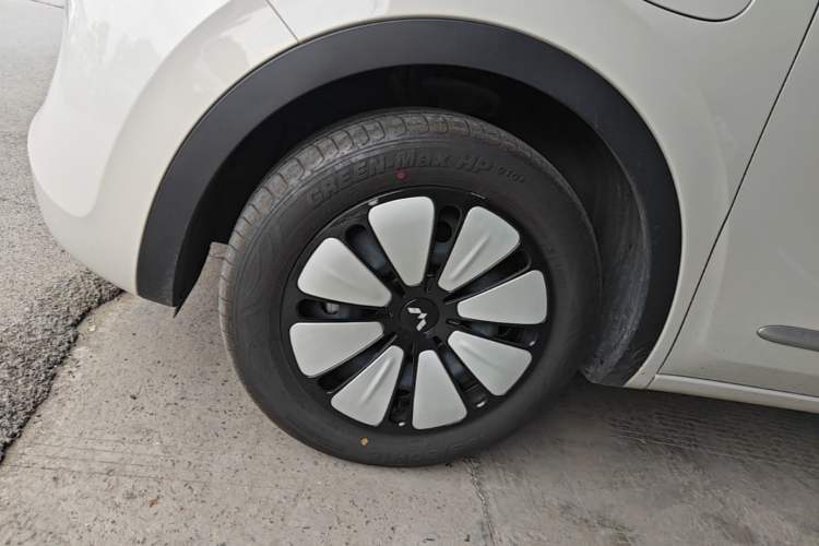 Used Wuling Bingo 2024 203km Light Edition Left Front Wheel Hub