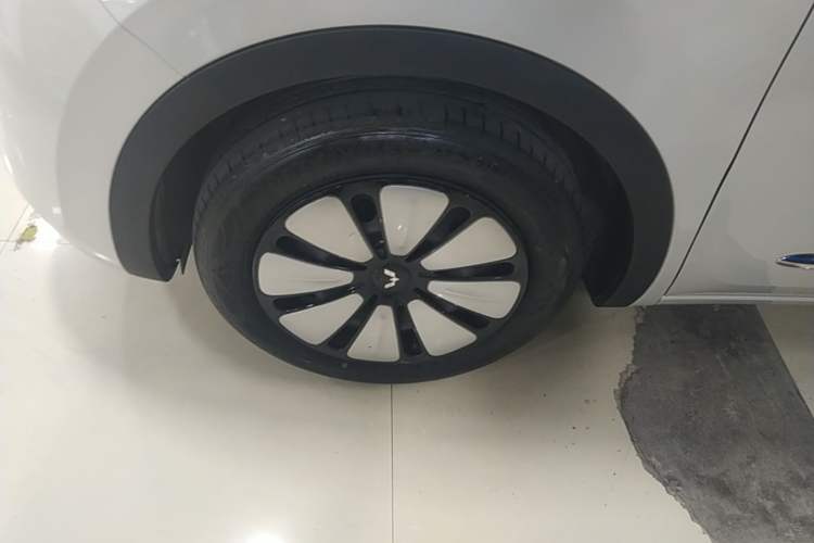 Used Wuling Bingo 2024 333 km Enjoyment Version Left Front Wheel Hub