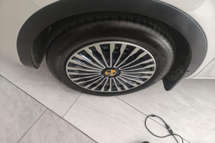 Used Wuling Bingo 2024 333 km Enjoyment Version Left Front Wheel Hub