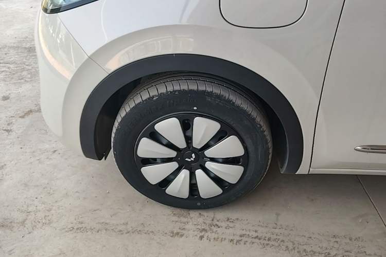 Used Wuling Bingo 2024 333 km Enjoyment Version Left Front Wheel Hub