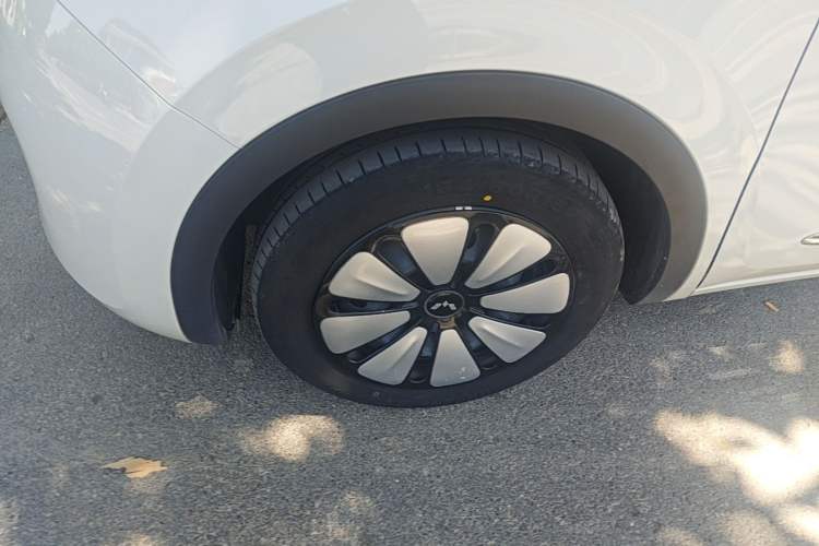 Used Wuling Bingo 2024 333 km Enjoyment Version Left Front Wheel Hub