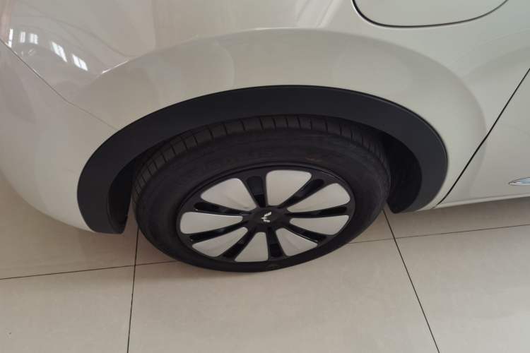 Used Wuling Bingo 2024 333 km Enjoyment Version Left Front Wheel Hub