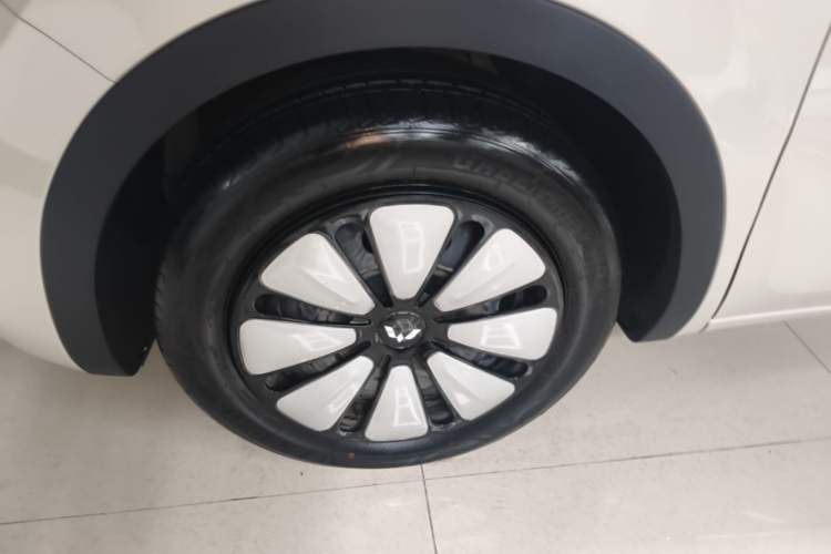 Used Wuling Bingo 2024 333 km Enjoyment Version Left Front Wheel Hub