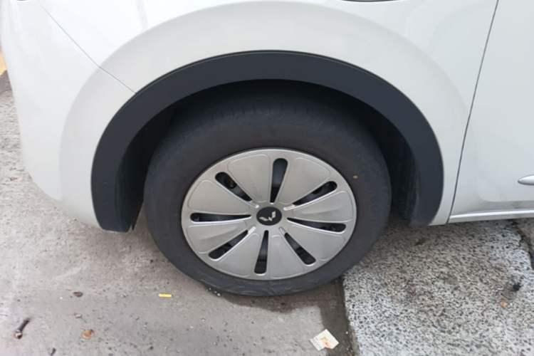 Used Wuling Bingo 2024 203km Light Edition Left Front Wheel Hub