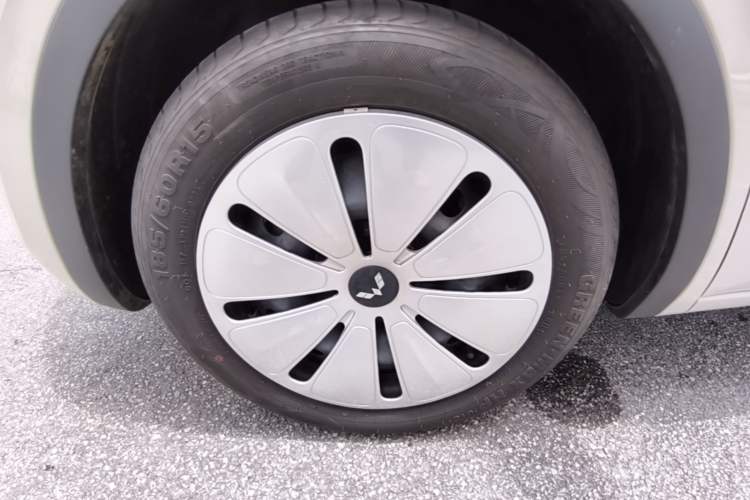 Used Wuling Bingo 2024 203km Light Edition Left Front Wheel Hub