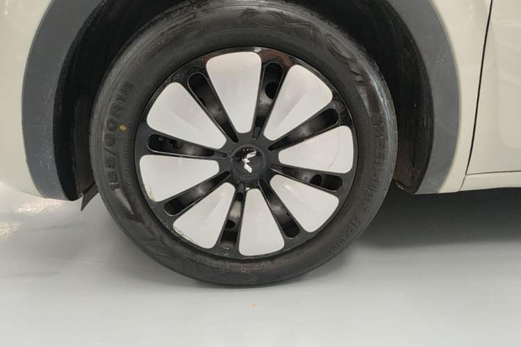 Used Wuling Bingo 2024 333 km Enjoyment Version Left Front Wheel Hub