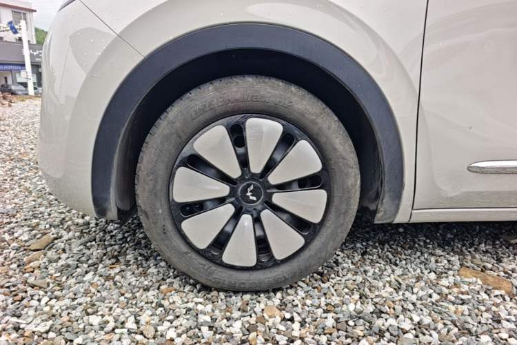 Used Wuling Bingo 2024 333 km Enjoyment Version Left Front Wheel Hub