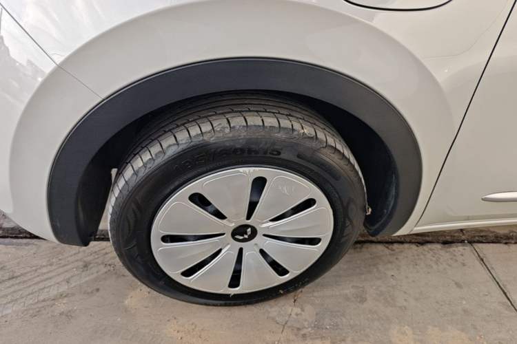 Used Wuling Bingo 2024 203km Light Edition Left Front Wheel Hub
