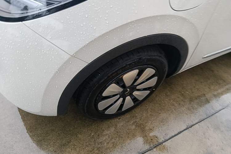 Used Wuling Bingo 2024 333 km Enjoyment Version Left Front Wheel Hub