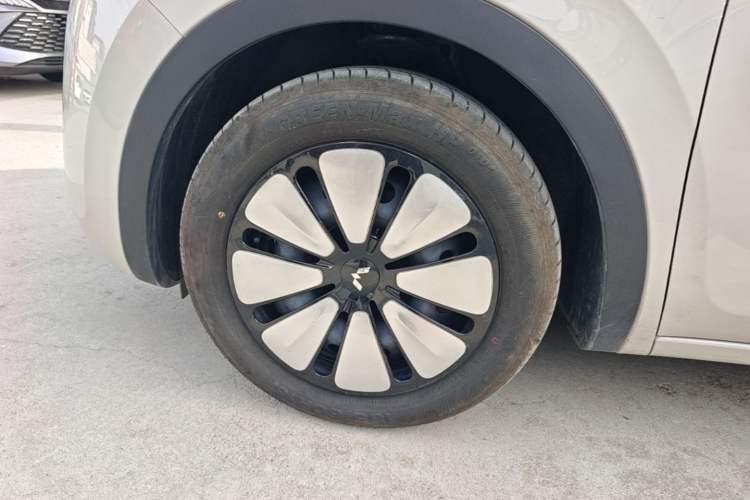 Used Wuling Bingo 2024 333 km Enjoyment Version Left Front Wheel Hub