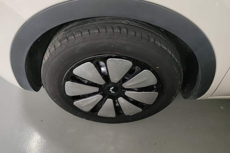 Used Wuling Bingo 2024 333 km Enjoyment Version Left Front Wheel Hub
