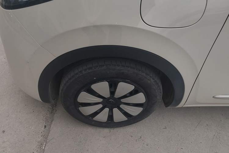 Used Wuling Bingo 2024 333 km Enjoyment Version Left Front Wheel Hub