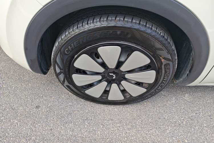 Used Wuling Bingo 2024 333 km Enjoyment Version Left Front Wheel Hub