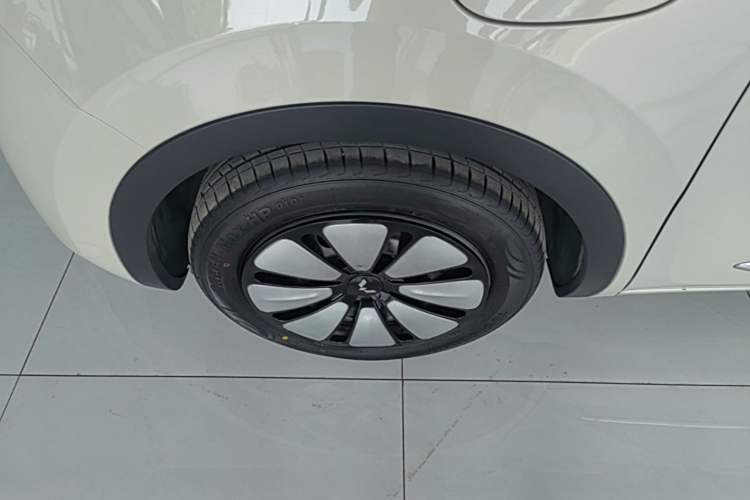 Used Wuling Bingo 2024 333 km Enjoyment Version Left Front Wheel Hub
