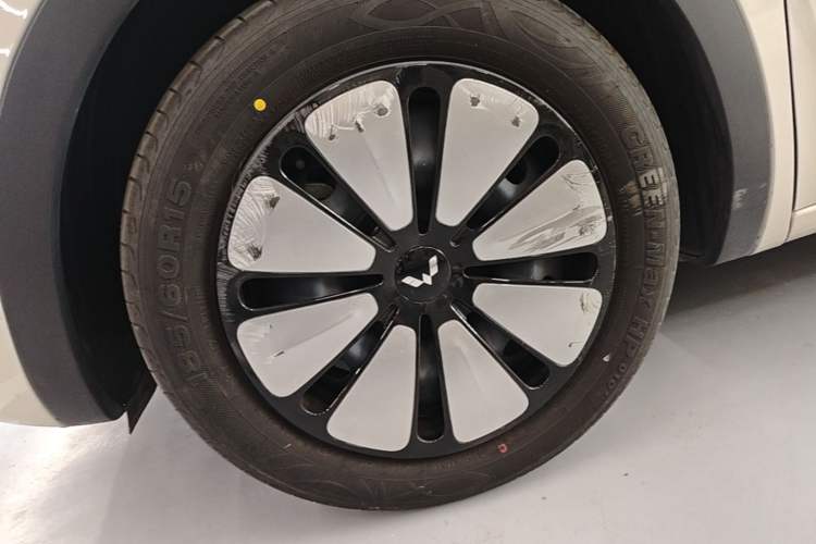 Used Wuling Bingo 2024 333 km Enjoyment Version Left Front Wheel Hub