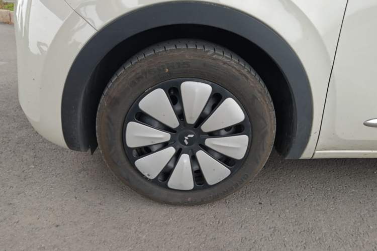 Used Wuling Bingo 2024 333 km Enjoyment Version Left Front Wheel Hub