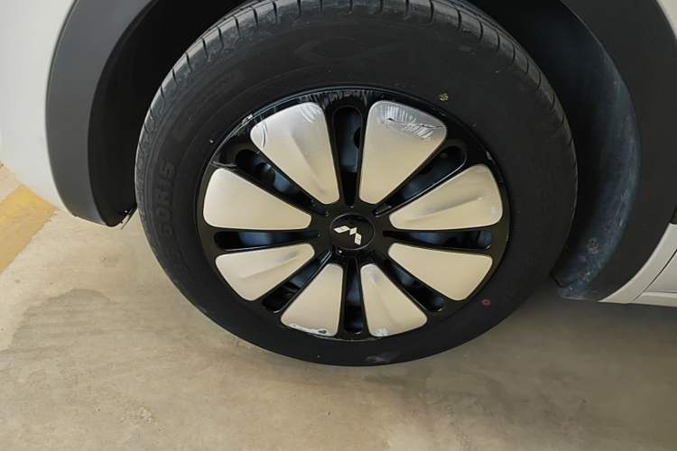 Used Wuling Bingo 2024 333 km Enjoyment Version Left Front Wheel Hub