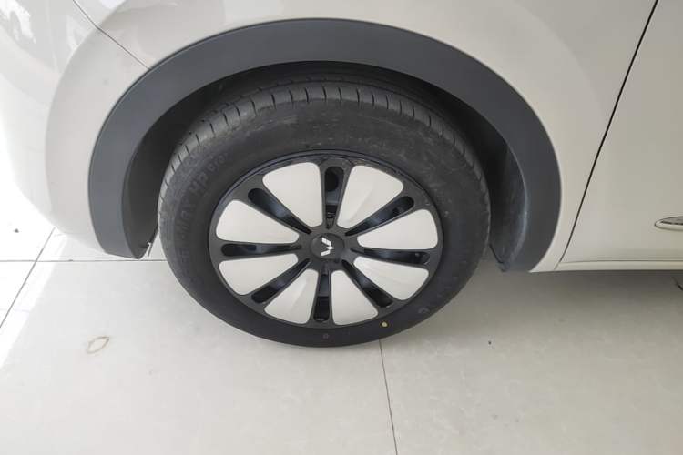 Used Wuling Bingo 2024 333 km Enjoyment Version Left Front Wheel Hub