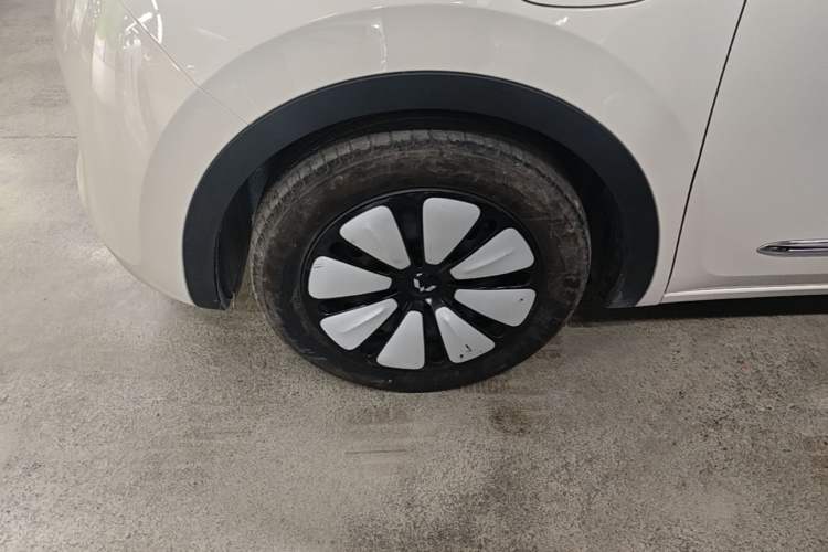 Used Wuling Bingo 2024 333 km Enjoyment Version Left Front Wheel Hub