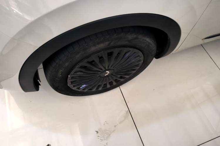 Used Wuling Bingo 2024 333 km Enjoyment Version Left Front Wheel Hub