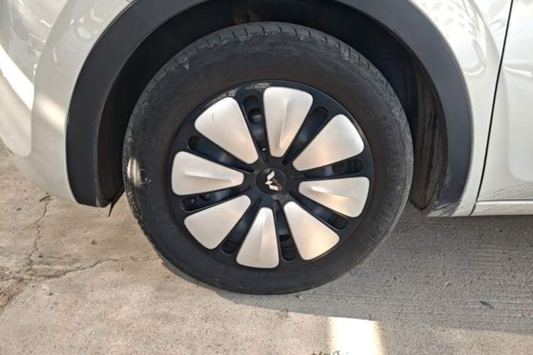 Used Wuling Bingo 2024 333 km Enjoyment Version Left Front Wheel Hub