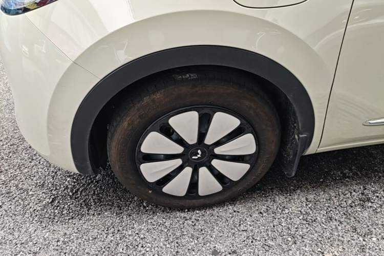 Used Wuling Bingo 2024 410 km Lingxi Deluxe Edition Left Front Wheel Hub