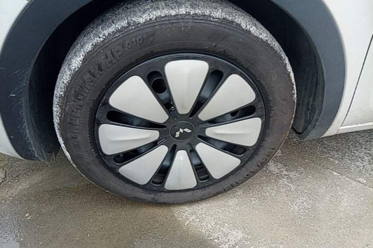 Used Wuling Bingo 2024 333 km Enjoyment Version Left Front Wheel Hub