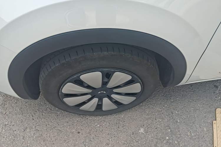 Used Wuling Bingo 2024 333 km Enjoyment Version Left Front Wheel Hub