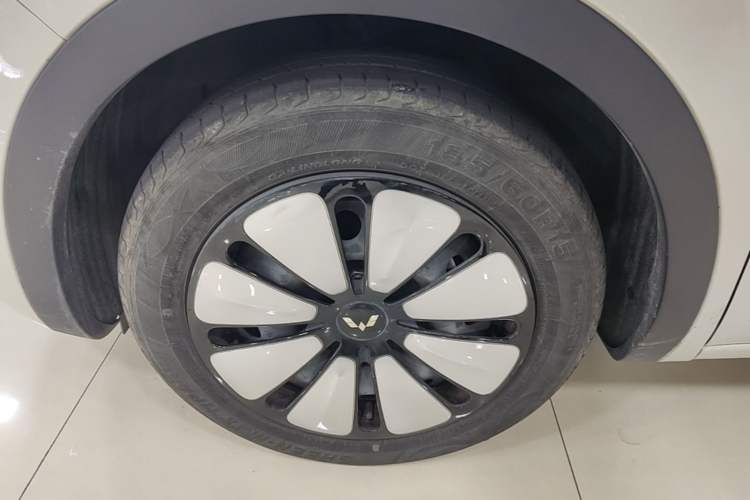 Used Wuling Bingo 2024 333 km Enjoyment Version Left Front Wheel Hub