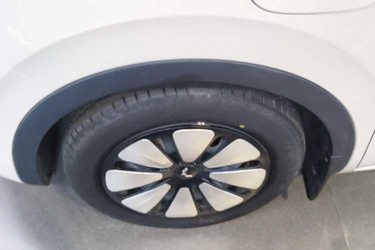 Used Wuling Bingo 2024 333 km Enjoyment Version Left Front Wheel Hub
