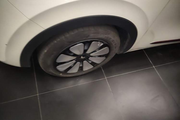 Used Wuling Bingo 2024 333 km Enjoyment Version Left Front Wheel Hub
