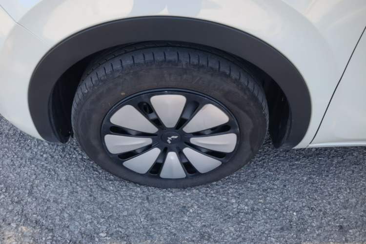 Used Wuling Bingo 2024 333 km Enjoyment Version Left Front Wheel Hub