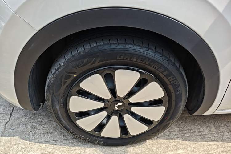Used Wuling Bingo 2024 333 km Enjoyment Version Left Front Wheel Hub