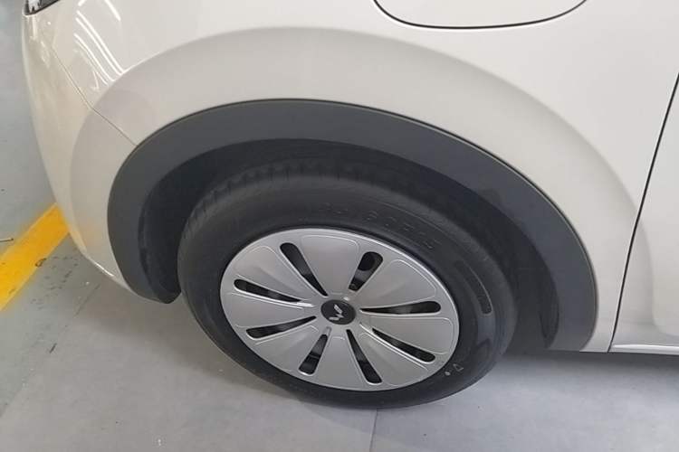 Used Wuling Bingo 2024 203km Light Edition Left Front Wheel Hub