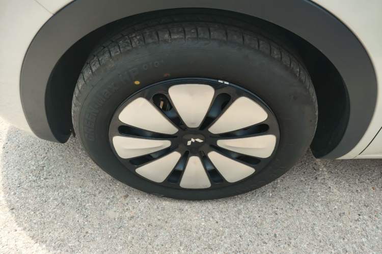 Used Wuling Bingo 2024 333 km Enjoyment Version Left Front Wheel Hub